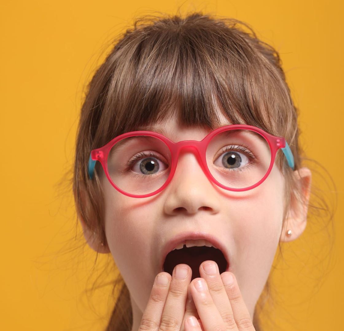 Ebeveynler İçin: Çocuğunuz İlk Kez Gözlük Takacaksa Bilmeniz Gerekenler